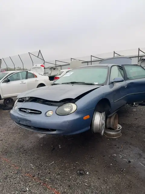 Photo of 1999 Ford Taurus