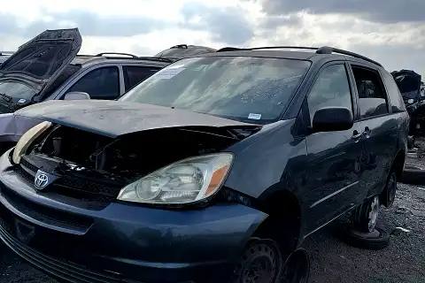 Photo of 2004 Toyota Sienna