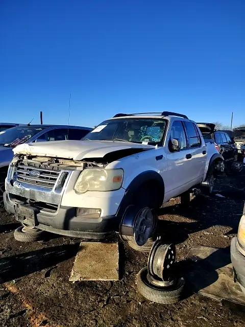 Photo of 2007 Ford Explorer Sport Trac