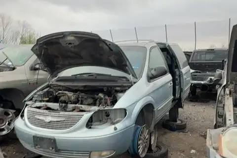 Photo of 2001 Chrysler Town & Country