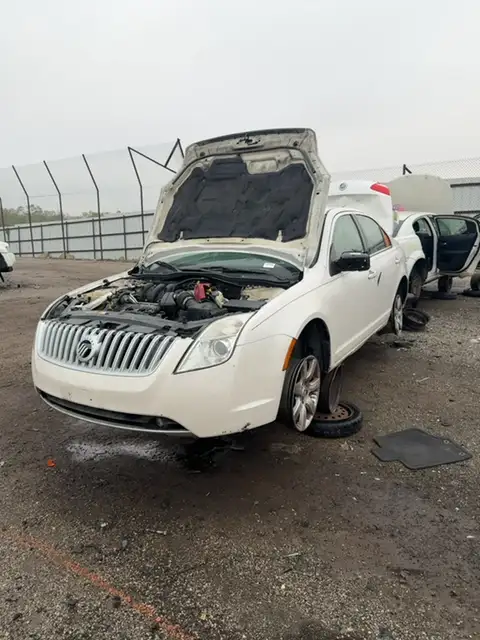 Photo of 2010 Mercury Milan