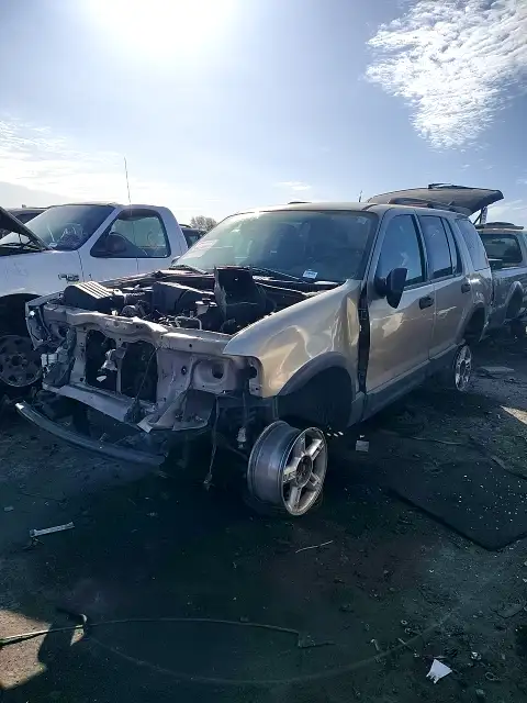 Photo of 2003 Ford Explorer