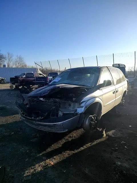 Photo of 2003 Chrysler Town & Country