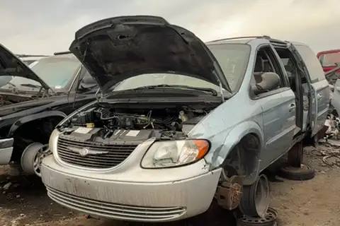 Photo of 2003 Chrysler Town & Country