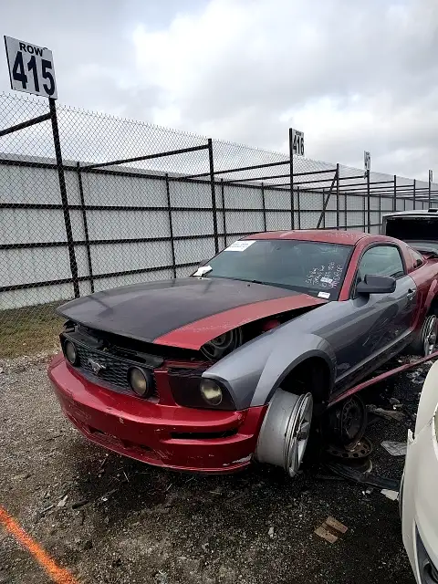 Photo of 2005 Ford Mustang