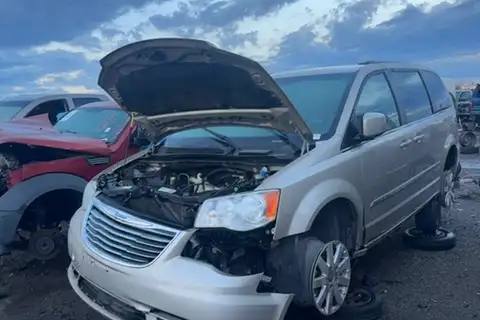 Photo of 2015 Chrysler Town & Country