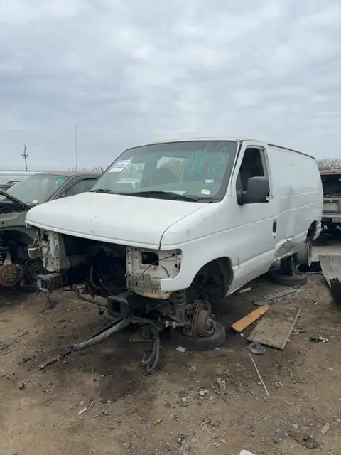 Photo of 2005 Ford Econoline