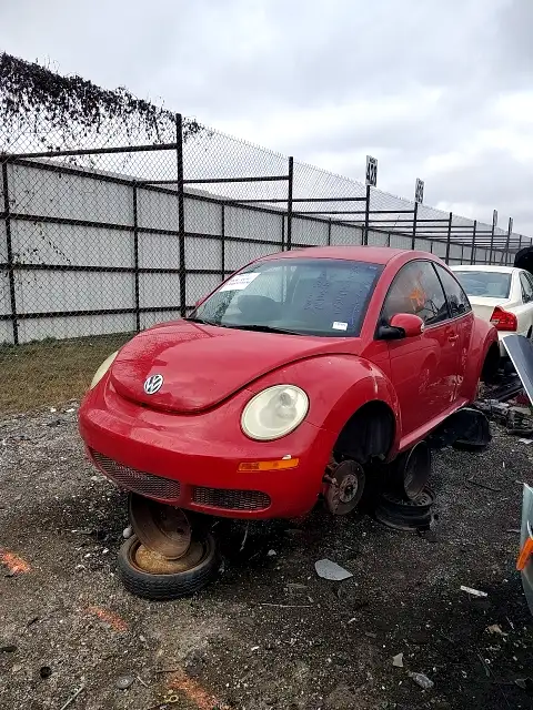 Photo of 2010 Volkswagen Beetle