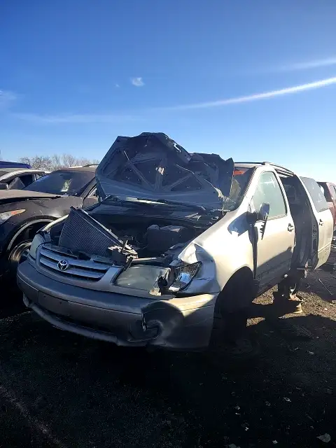 Photo of 2002 Toyota Sienna