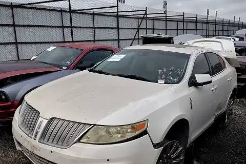 Photo of 2010 Lincoln Mks