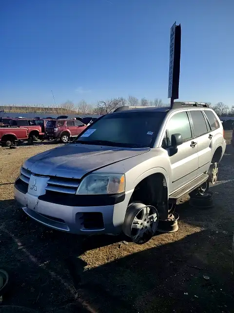 Photo of 2004 Mitsubishi Endeavor