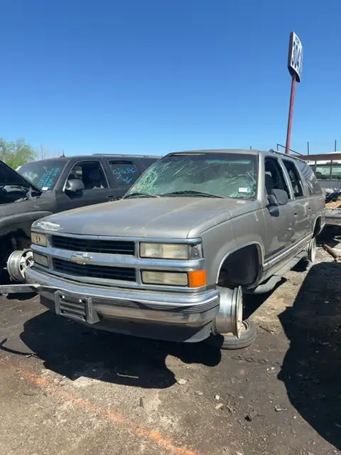 Photo of 1999 Chevrolet Suburban