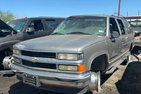Photo of 1999 Chevrolet Suburban