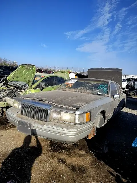 Photo of 1992 Lincoln Town Car