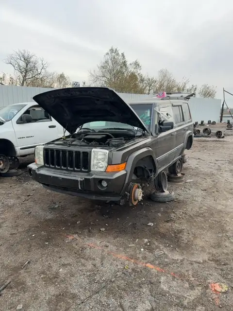 Photo of 2006 Jeep Commander