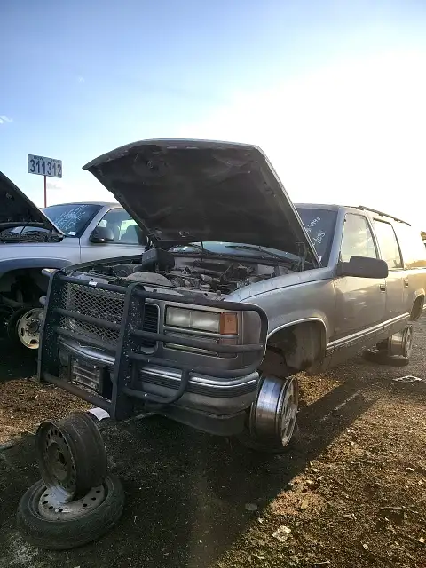 Photo of 1999 Gmc Suburban