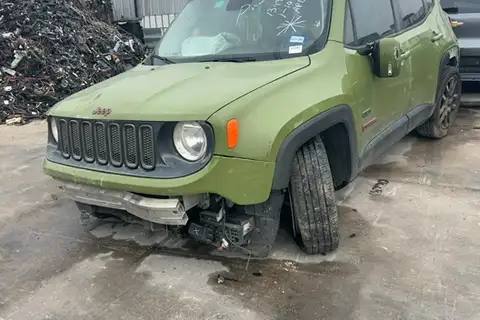 Photo of 2016 Jeep Renegade