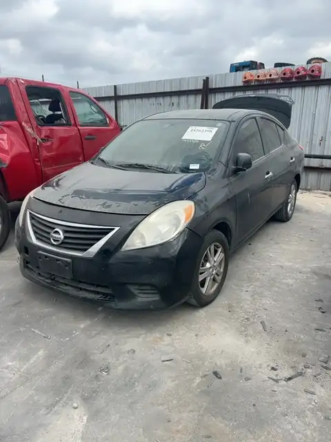 Photo of 2014 Nissan Versa