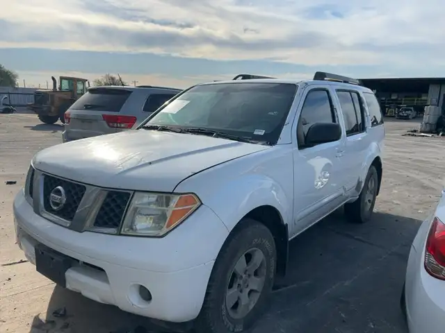 Photo of 2005 Nissan Pathfinder