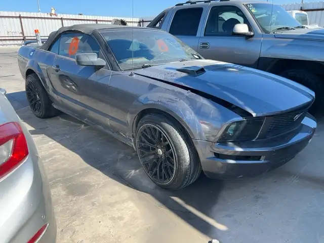 Photo of 2005 Ford Mustang