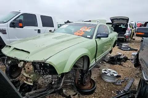 Photo of 2005 Ford Mustang