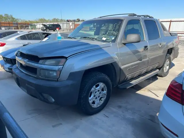 Photo of 2003 Chevrolet Avalanche
