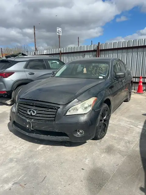 Photo of 2011 Infiniti M37