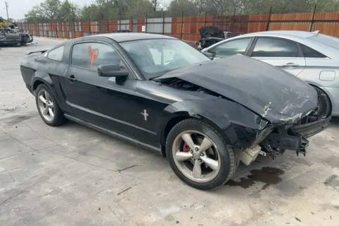 Photo of 2006 Ford Mustang