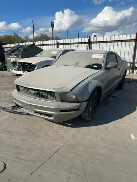Photo of 2005 Ford Mustang