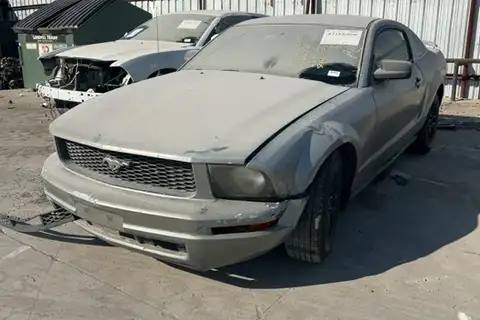 Photo of 2005 Ford Mustang