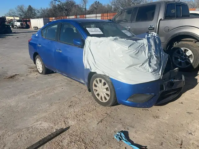 Photo of 2015 Nissan Versa