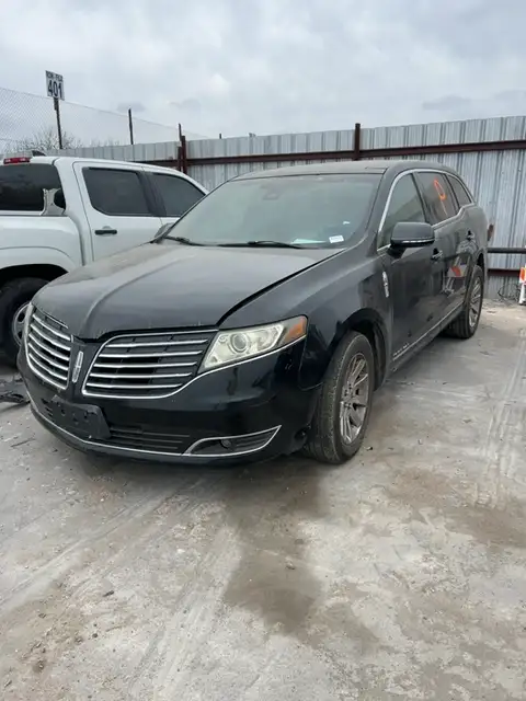 Photo of 2017 Lincoln Mkt