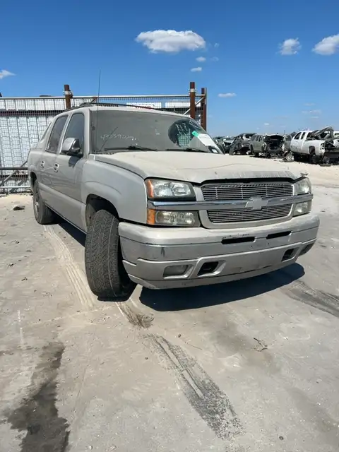 Photo of 2005 Chevrolet Avalanche