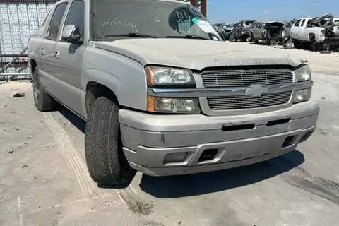 Photo of 2005 Chevrolet Avalanche
