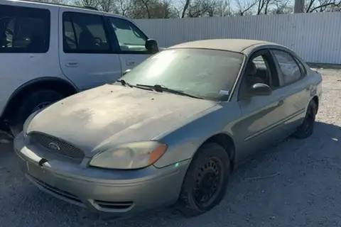 Photo of 2005 Ford Taurus