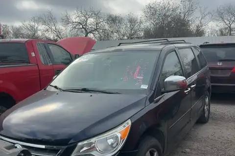 Photo of 2011 Volkswagen Routan