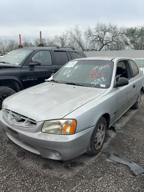 Photo of 2002 Hyundai Accent