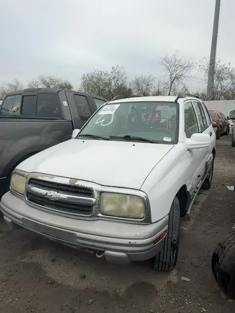 Photo of 2002 Chevrolet Tracker