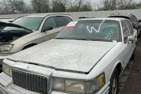 Photo of 1993 Lincoln Town Car