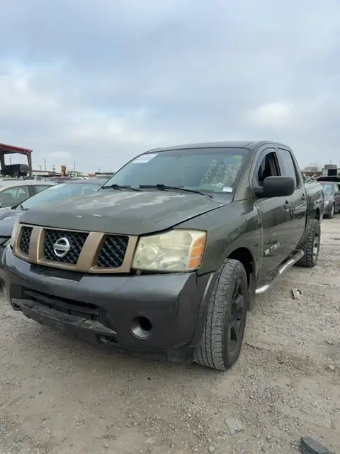 Photo of 2005 Nissan Titan