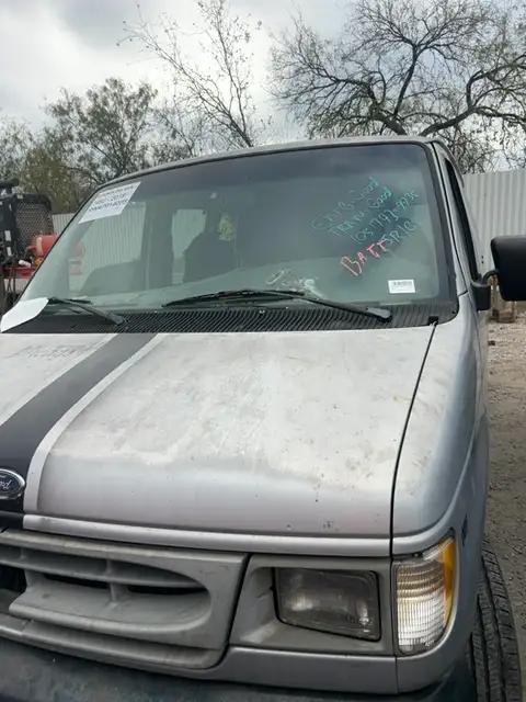 Photo of 1999 Ford Econoline