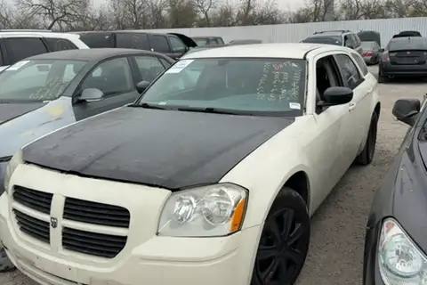 Photo of 2005 Dodge Magnum