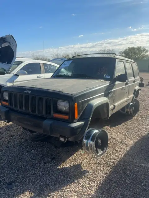 Photo of 1998 Jeep Cherokee