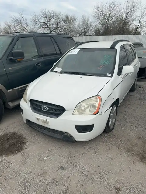 Photo of 2008 Kia Rondo