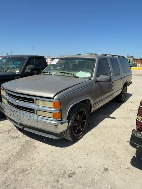Photo of 1999 Chevrolet Suburban