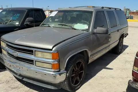 Photo of 1999 Chevrolet Suburban