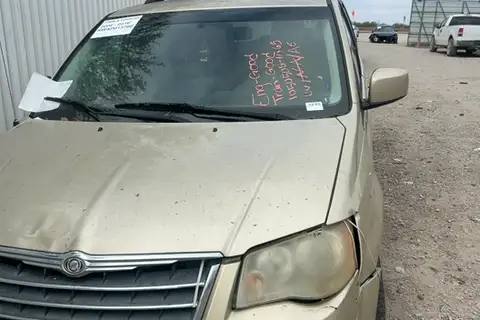 Photo of 2010 Chrysler Town & Country