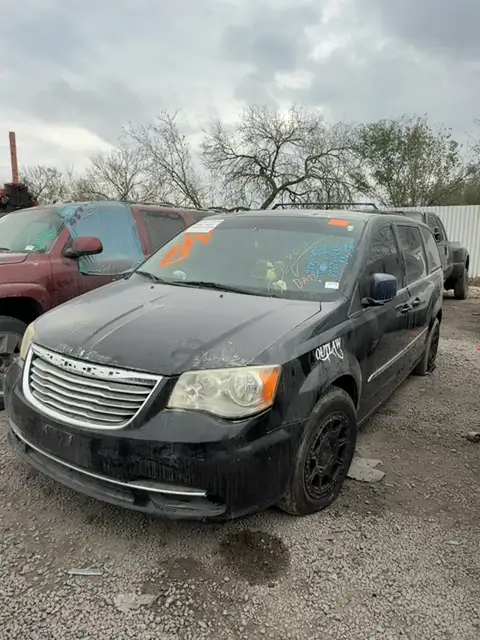 Photo of 2012 Chrysler Town & Country