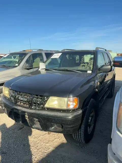 Photo of 2003 Isuzu Rodeo