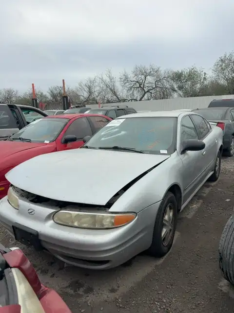 Photo of 2004 Oldsmobile Alero